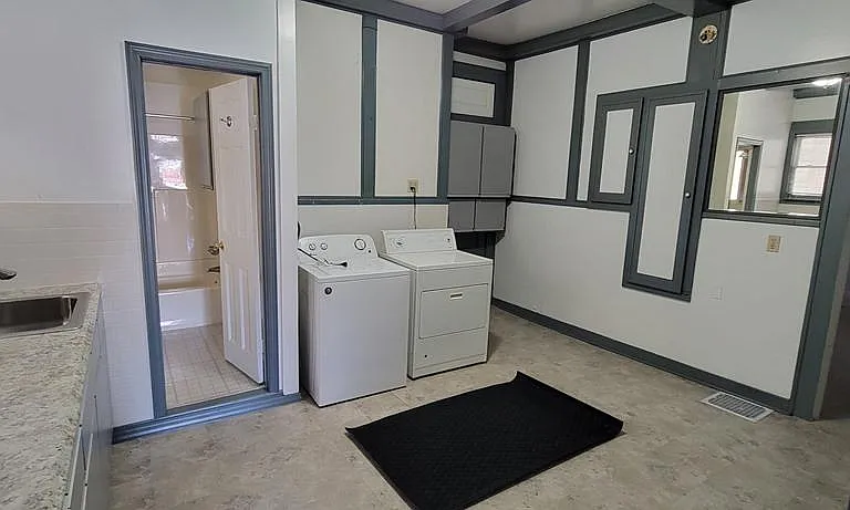 355 Grace St #1 — Photo 3