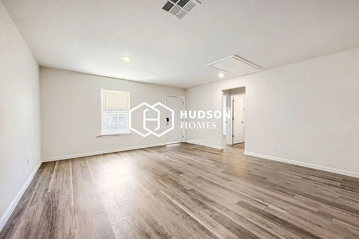 1823 San Carlos St — Photo 3