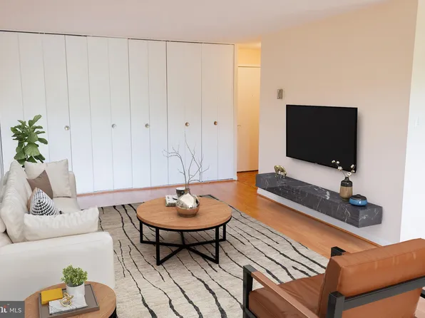 3101 S Manchester St APT 504, Falls Church, VA 22044