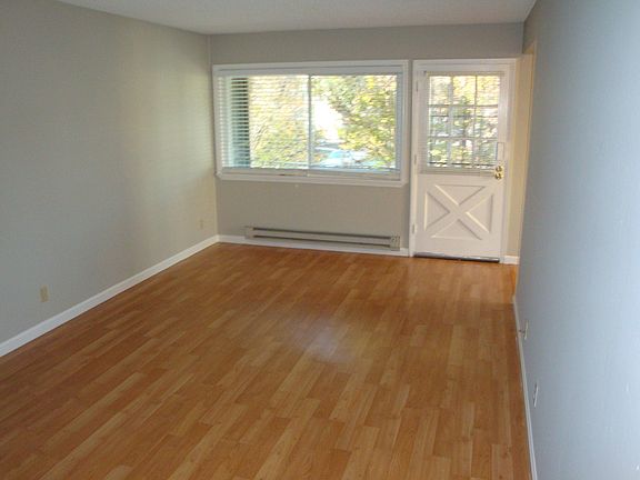 2nd image of 2157 Pasetta Dr APT 2