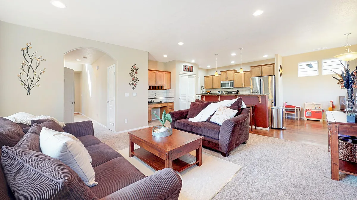 Building Photo - 61146 Teton Ln