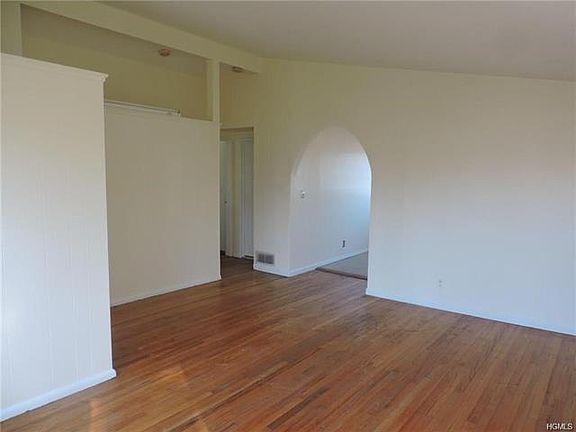 4th image of 19 Chester Ave