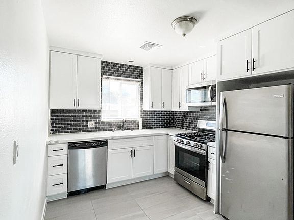 4th image of 1121 W Exposition Blvd #1121