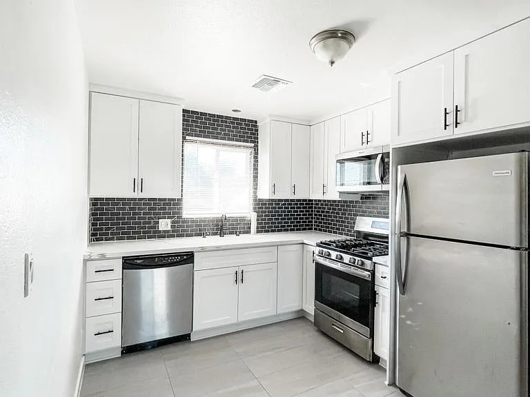 1121 W Exposition Blvd #1121 — Photo 4