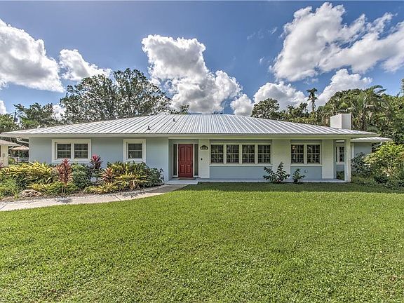 2nd image of 8521 Yorkshire Ln