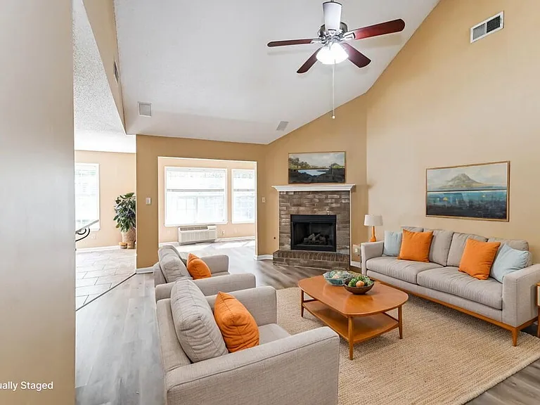 994 Painted Desert Ln — Photo 3