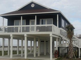 110 Velasco Shores Dr, Surfside Beach, TX 77541