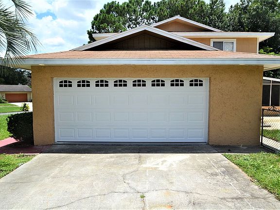2nd image of 4863 Foxrun Cir