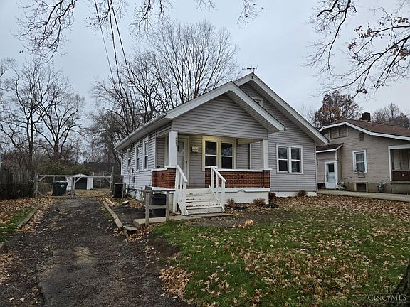 2nd image of 2220 Fernwood St