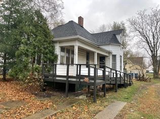 407 E Oak St, Watseka, IL 60970