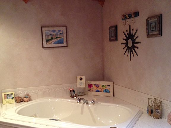 upstairs full bath 