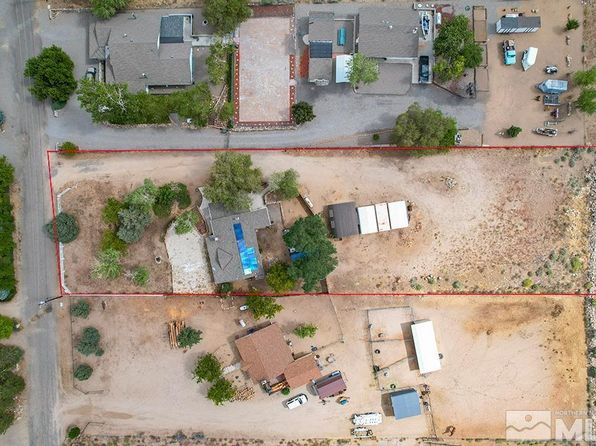 215 Mule Deer Rd, Coleville, CA 96107