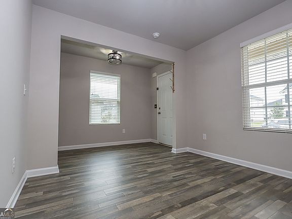 4th image of 126 Martin Mill Trl