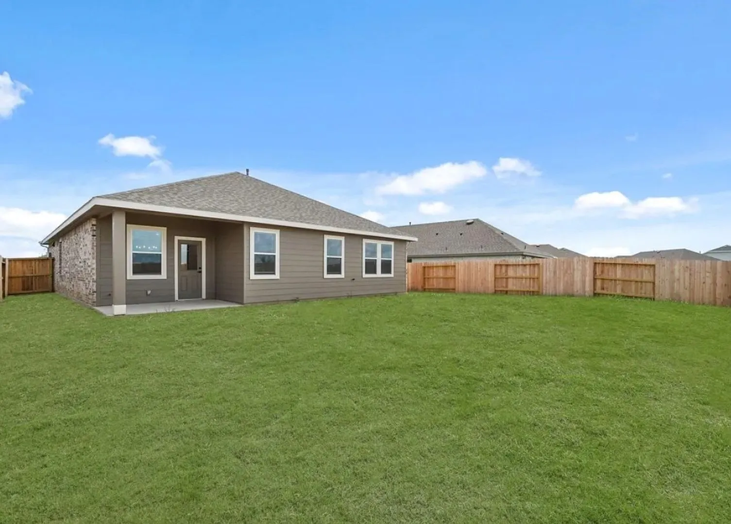Newly constructed 3BR House beside Angel Lagoon in Dayton — Photo 3