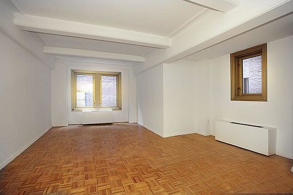 1st image of 101 W 55th St #1302