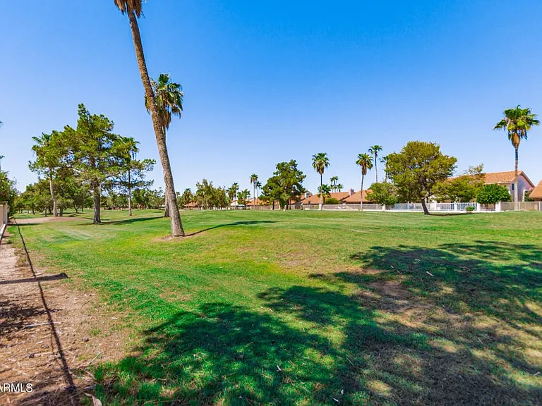 6920 W Morrow Dr — Photo 44