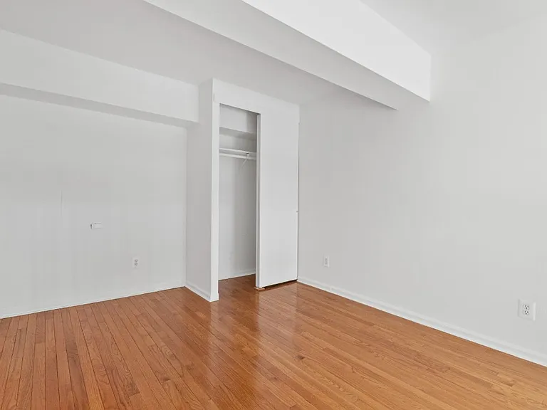 210 E 22nd St #1C — Photo 5