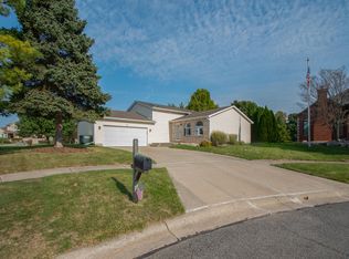 1054 Tinderbox Ct, Valparaiso, IN 46385