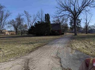 880 W Rockton Rd, Rockton, IL 61072