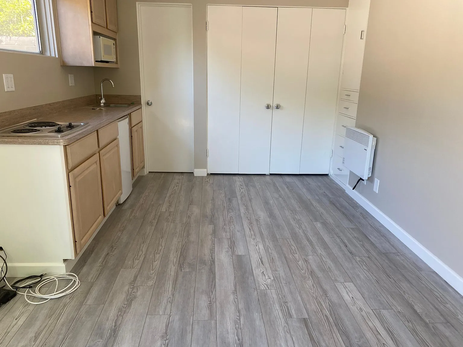 Studio, 250 sqft, $1,300 — Photo 3
