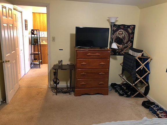 5th image of 19 Pinehurst Ave #2