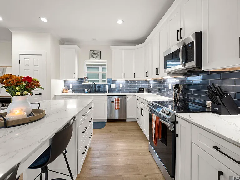 810 Audubon Place Ave — Photo 3