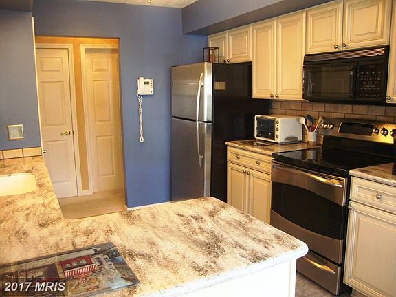 2nd image of 202 Burkwood Ct #3D