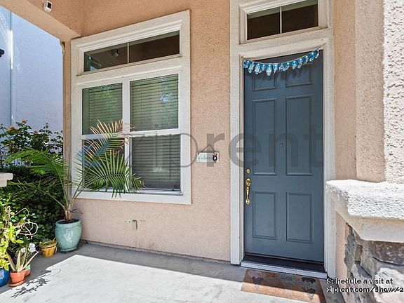 2nd image of 4 Peach Blossom Ln