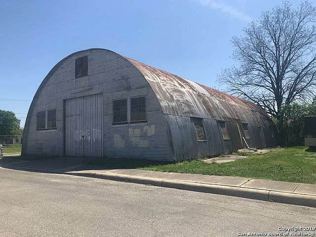 2nd image of 322 Lucas St