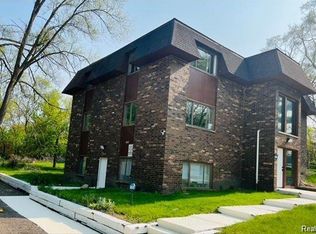 9275 Brookside Dr, Whitmore Lake, MI