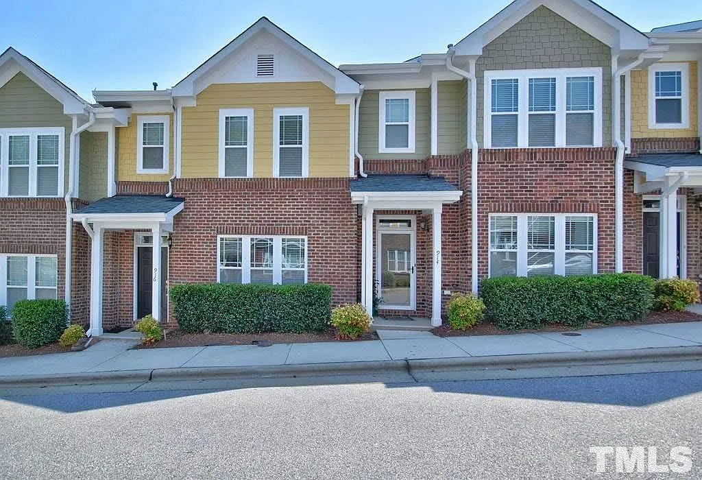 2 bed, 2.5 bath, 1480 sqft, $1,750 — Photo 1