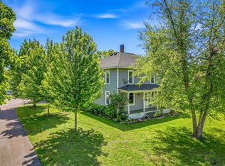 720 1st St N, Waterville, MN 56096