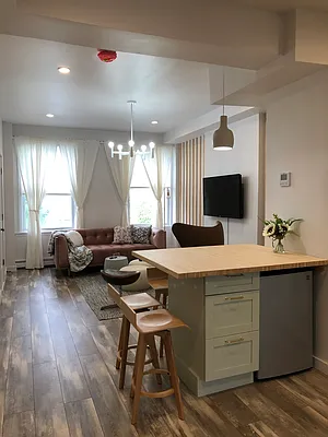 Rented by Compass | media 9