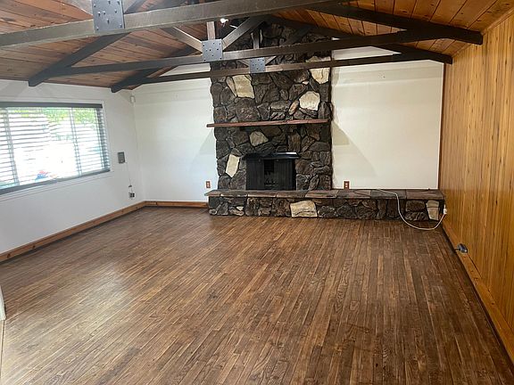 3rd image of 3074 Bayberry Ln
