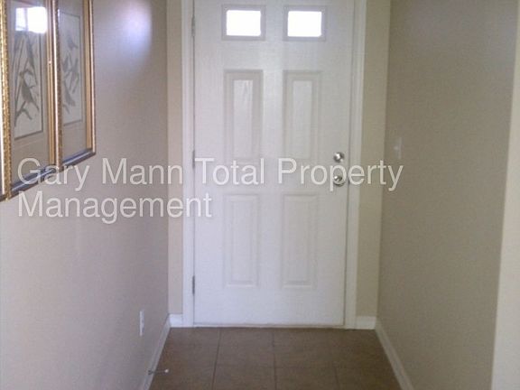 2nd image of 812 7th Ave NE