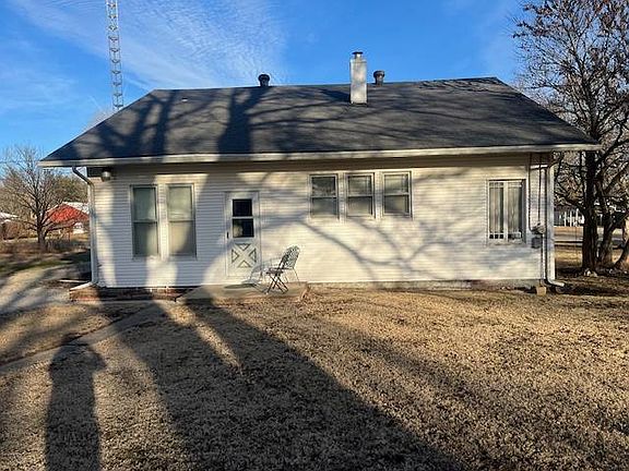 4th image of 325 Centennial Ave