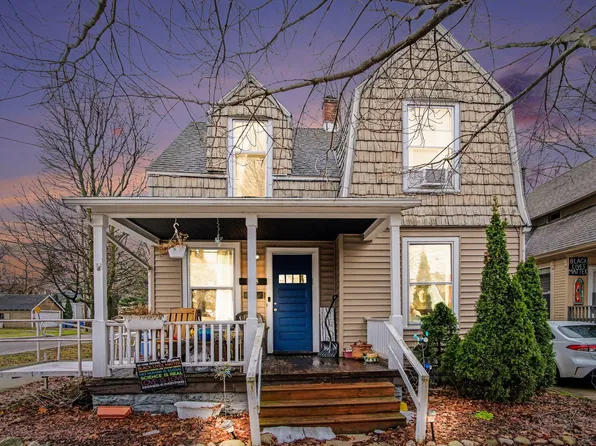 558 Carrier St NE, Grand Rapids, MI 49505
