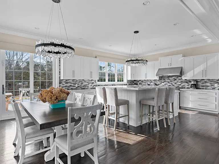 490 Montauk Hwy — Photo 6