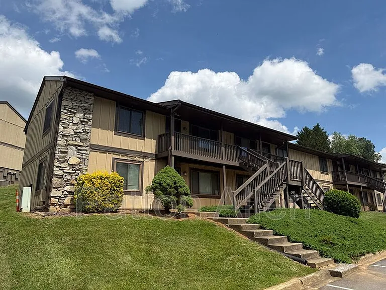 48 Dawnwood Cir — Photo 1