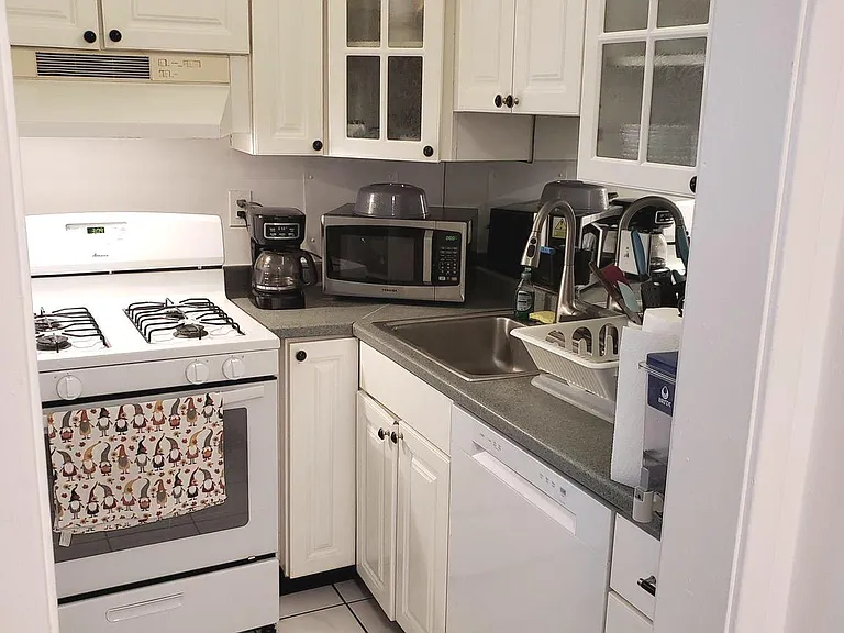 4515 Willard Ave #1021S — Photo 10