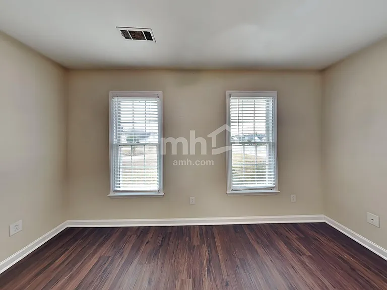 3700 Whitley Ct — Photo 8