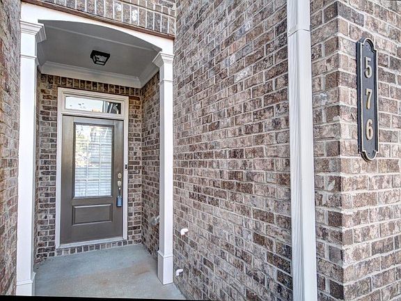 3rd image of 521 Coral St