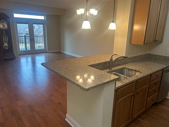 4th image of 1320 Riverside Ln APT 200