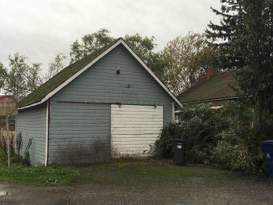 2nd image of 1102 S 6th St