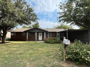 817 Vogel St, Iowa Park, TX 76367