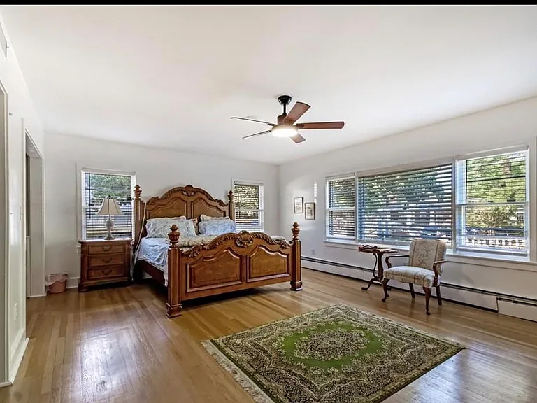 300 Edgedale Dr — Photo 23