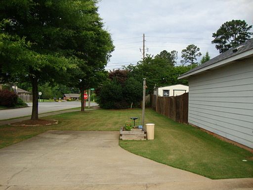 2nd image of 11 Candy Ln