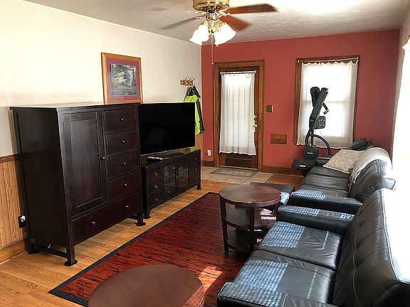 3rd image of 2214 Avenue E
