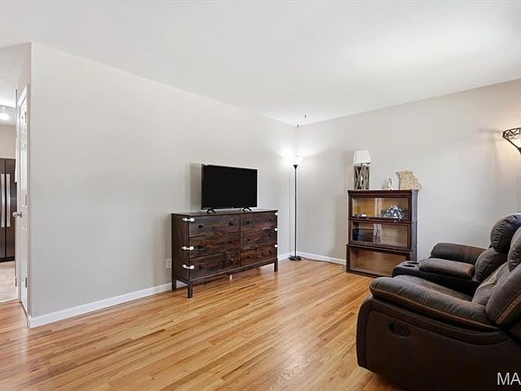 5th image of 12428 Bernie Ln