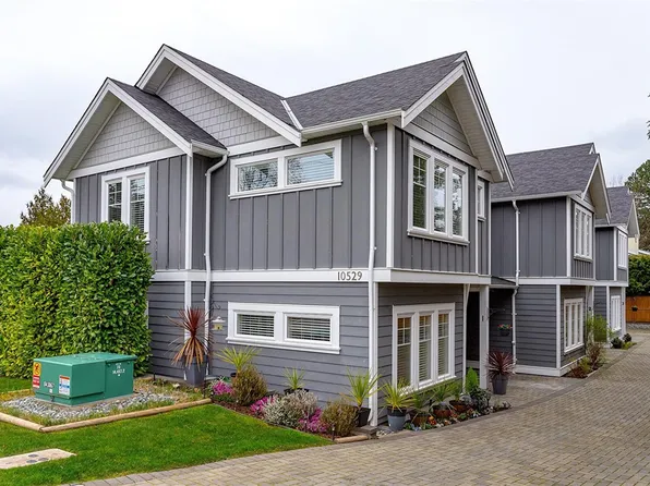 10529 McDonald Park Rd #1, Sidney, BC V8L 3J2